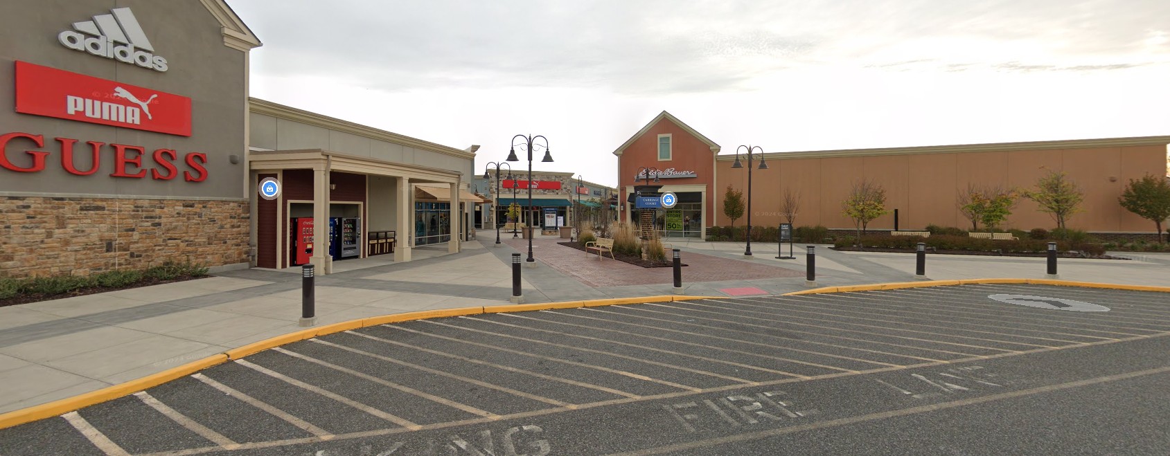 SKECHERS Factory Outlet Blackwood