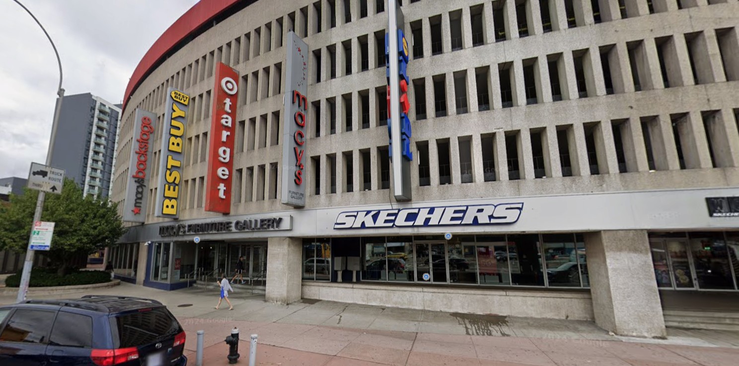 SKECHERS Factory Outlet Elmhurst 6 SKECHERS Factory Outlet Elmhurst