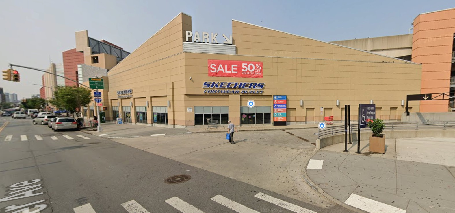 SKECHERS Warehouse Outlet Bronx