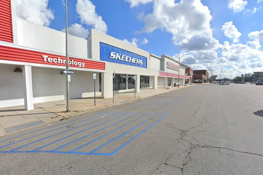 SKECHERS Warehouse Outlet Levittown