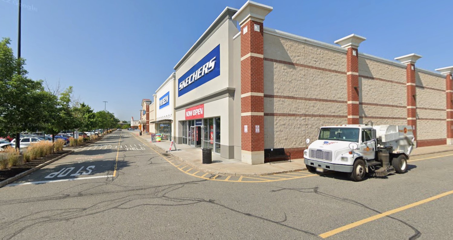 SKECHERS Warehouse Outlet North Bergen