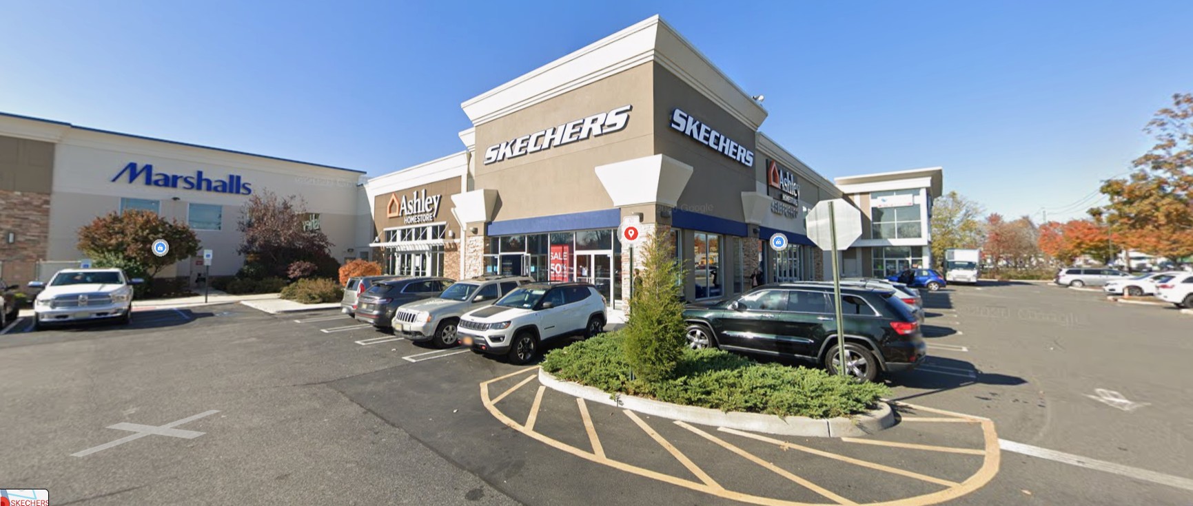 SKECHERS Warehouse Outlet Paramus