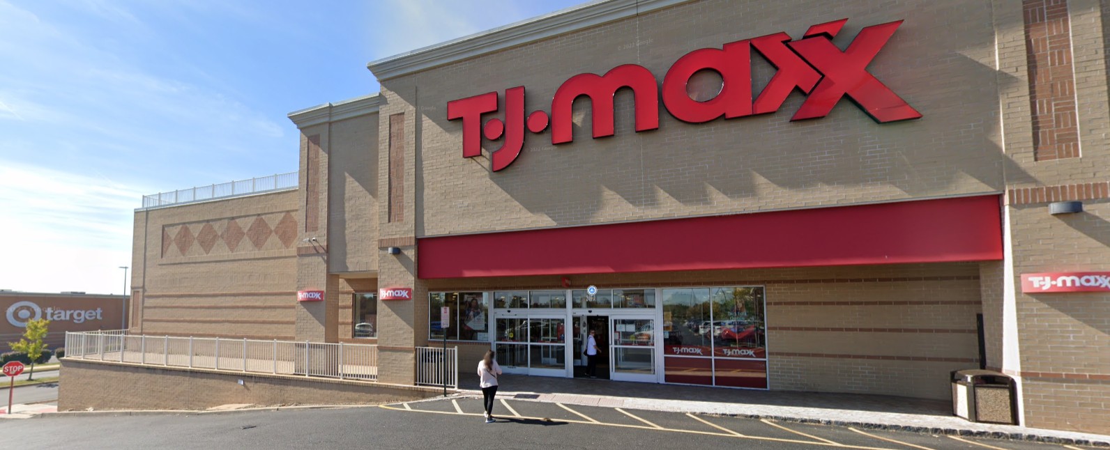 SKECHERS Warehouse Outlet Staten Island